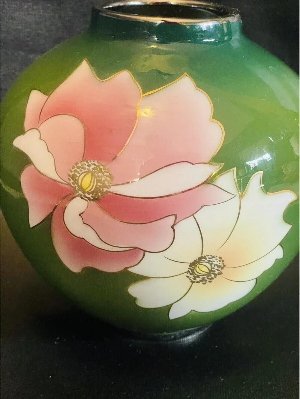 FUJICLOS Japanese Round Flower Vase Elegant Green Round 7” Floral Painted Vase